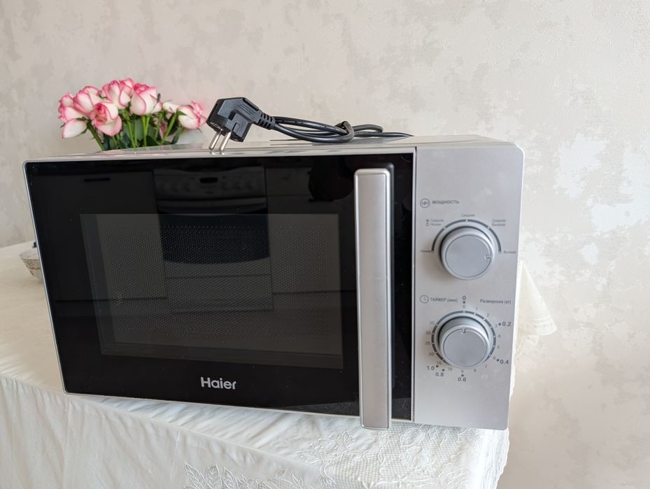 Продам микроволновую печь Haier