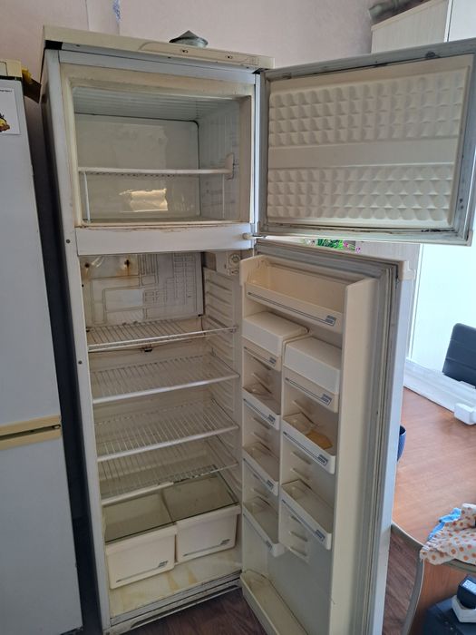 Холодильник рабочий