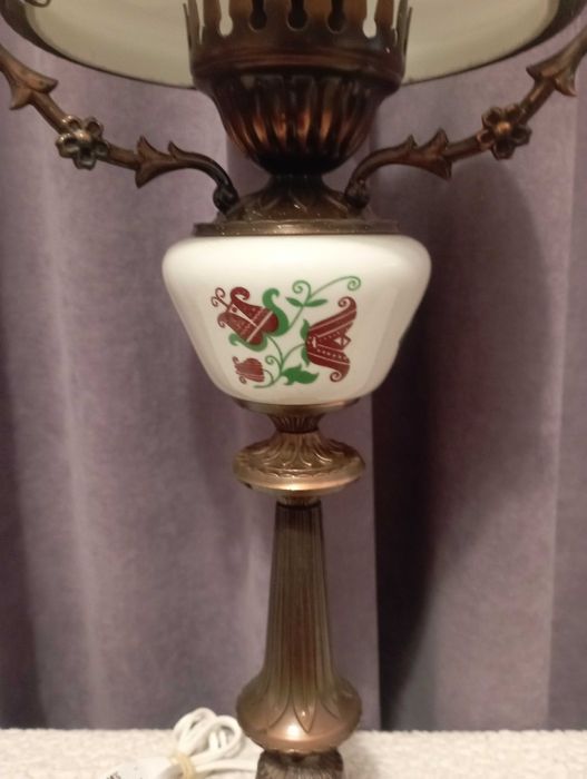 Красиви старинни лампи с абажури - лампа