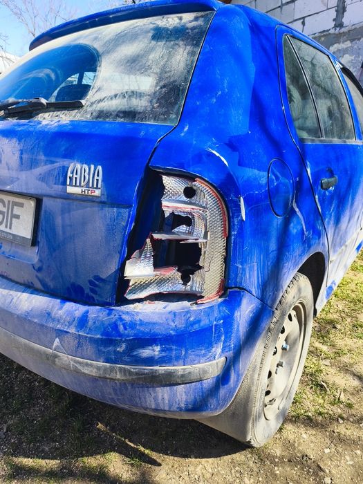 Skoda Fabia 1 ușor accidentata