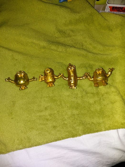 Colecție de minioni de diferite marimi