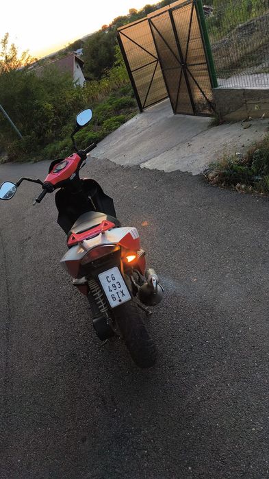 Vând sau schimb scuter cpi aragon 49