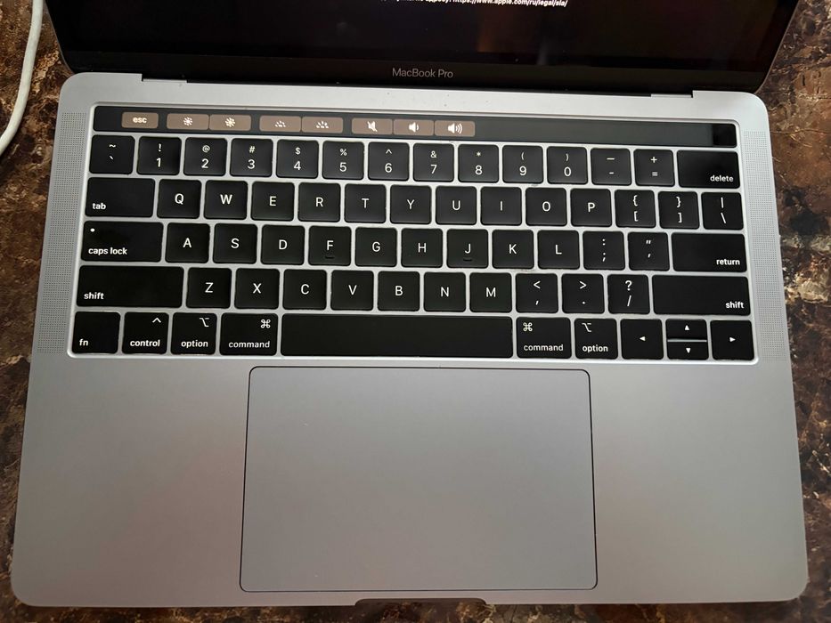 MacBook Pro 13 touch 2019 | 8 GB RAM | 256 GB SSD
