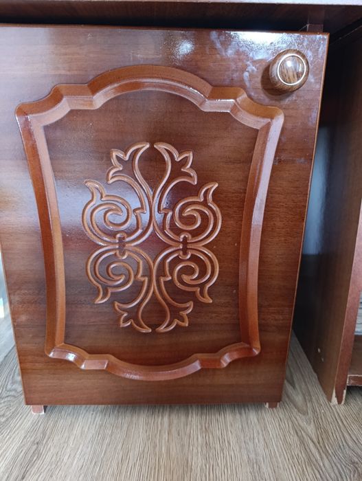 Katta o‘yma naqshli klassik mebel shkaf zo‘r holatda sotiladi arzon!!!