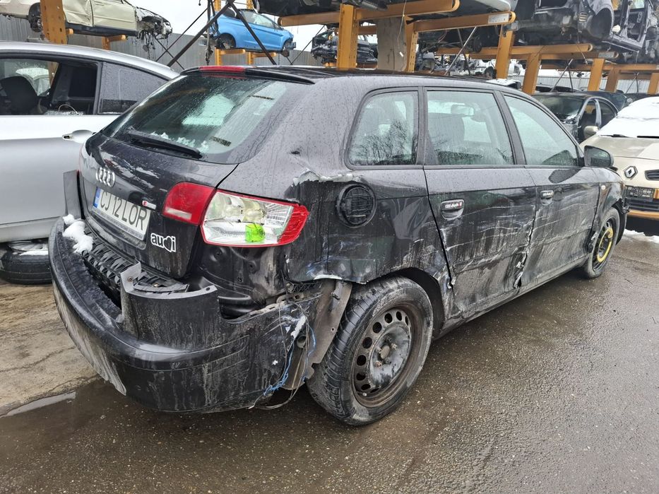 Maner plafon 8p0857607c Audi A3 8P/8PA [facelift] [2004 - 2008] 2.0 t