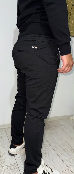 Pantaloni barbati Boss