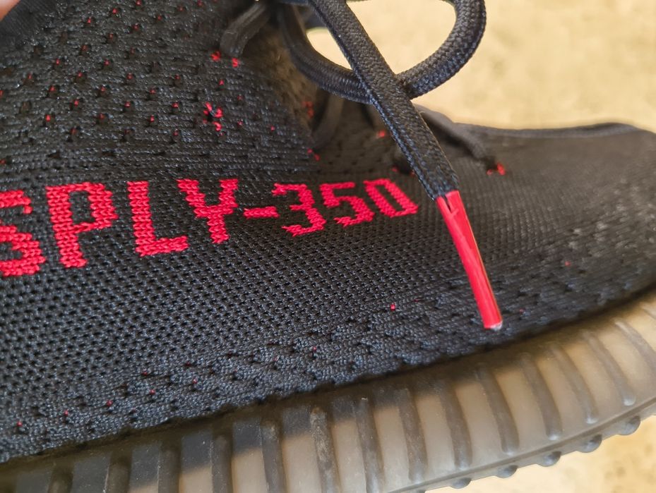 Yeezy Boost 350 V2
"Black & Red"