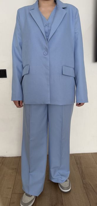 Женский костюм тройка