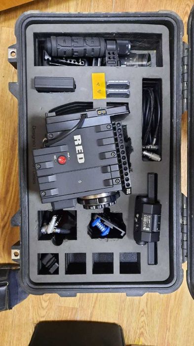 Кинокамера Epic Red Dragon в комплекте