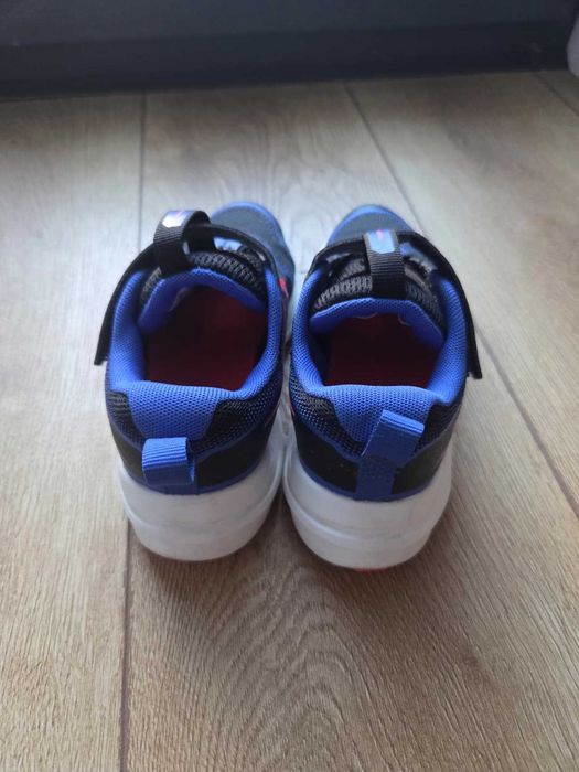 Adidasi Nike copii