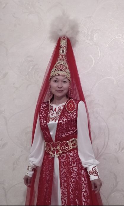 Платье на узату дизайнерский