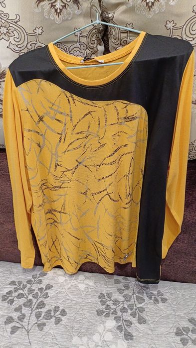 Продам    кофточку