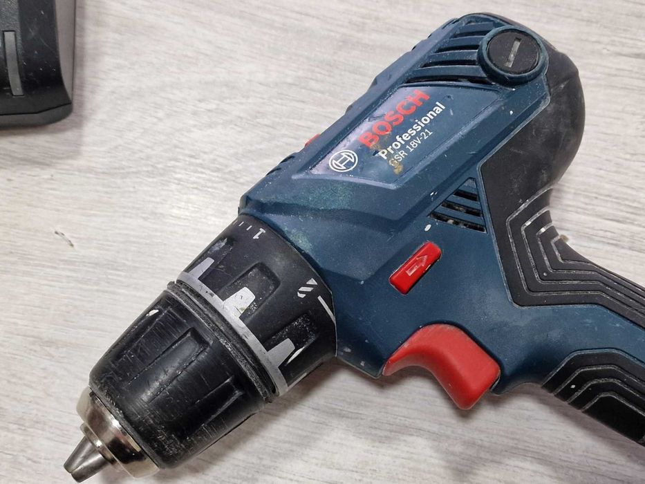 Акумулаторен винтоверт Bosch Blue GSR 18V-21 + батерия и зарядно