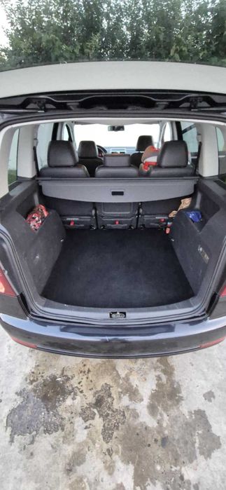 Vw Touran 2 2010 model echipare R line 170cp