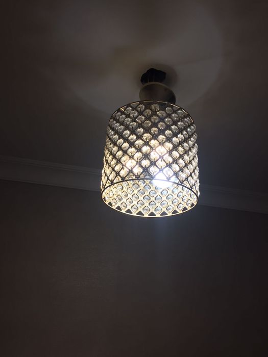 Продам люстру за 10000тг