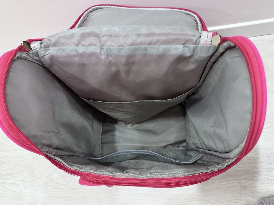 Продается школьный рюкзак