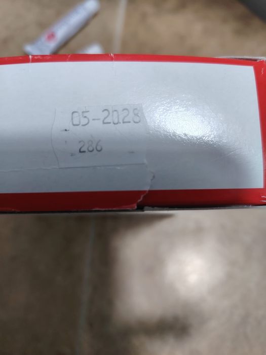 Adeziv proteza dentara