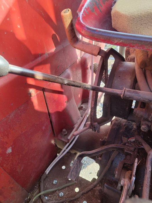 Vând tractor Utb  445