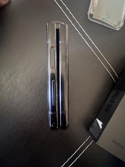 Samsung Galaxy Z Flip3