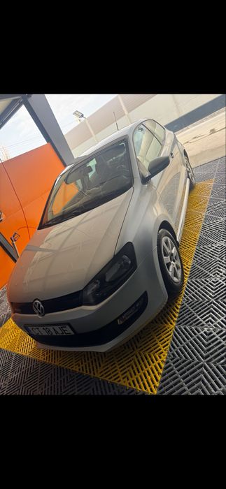 VOLKSWAGEN Polo 2011 — imagine 3