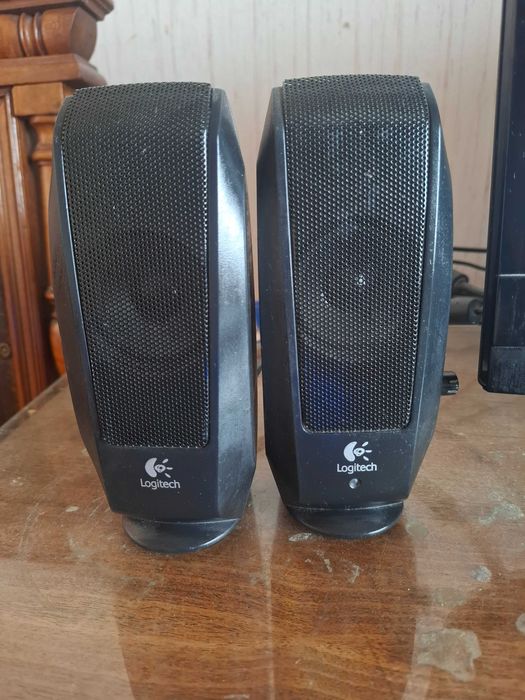 Компютър. монитор, клавиатура +подарък колонки и рутер