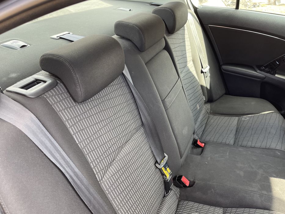 На Части Toyota Avensis Тойота Авенсис T27 2.0 D-4d 126 к.с  2010