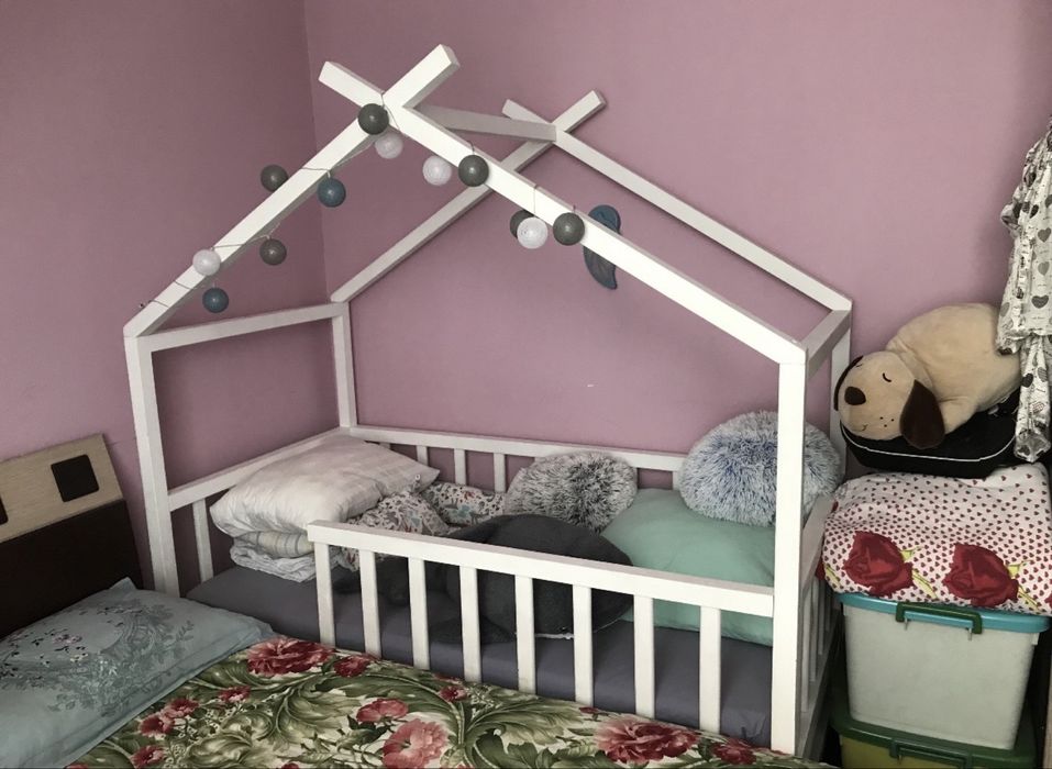 Кровать детская ввиде домика