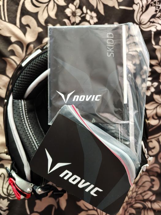 Каска за мотор/скутер Novic Skidd - Gloss Black