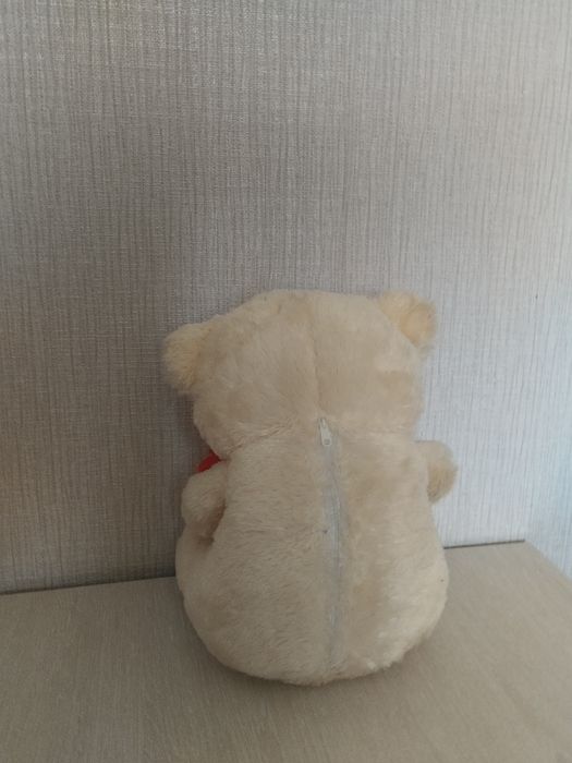 Продаю плюшевого медведя