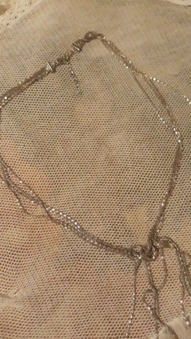 Сребристо Колие