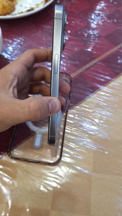 Iphone 15 pro titan