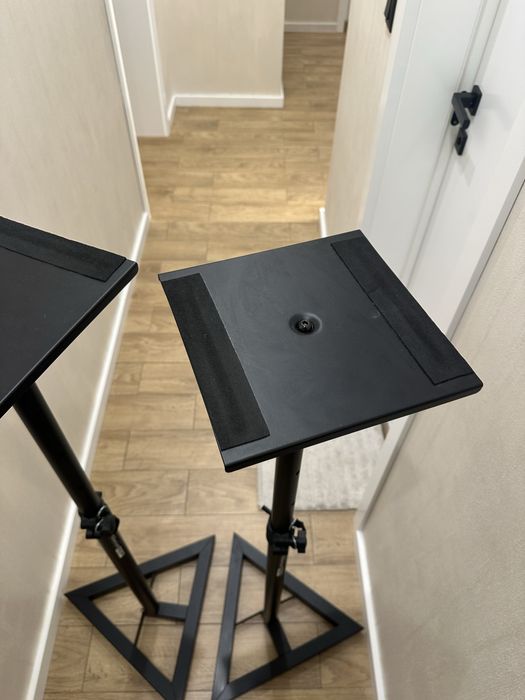 Стойки за мониторни колони Millenium