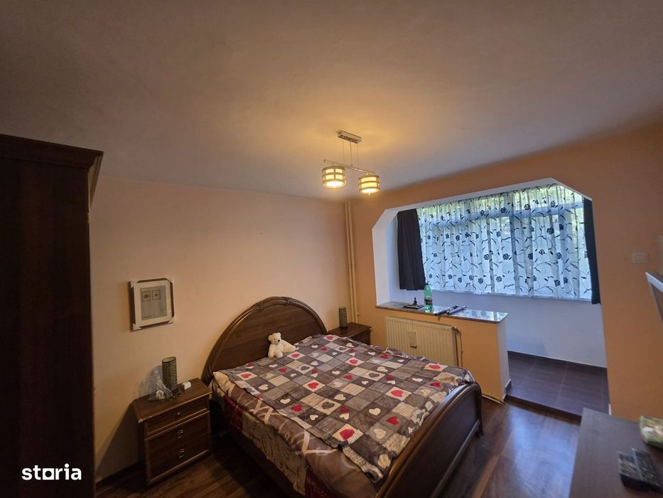 Apartament 3 camere Cornisa etaj II