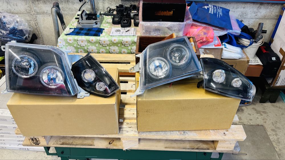 Фарове за Тойота Ландкрузер 90