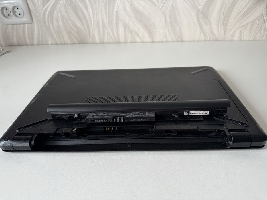 Продам ноутбук ho