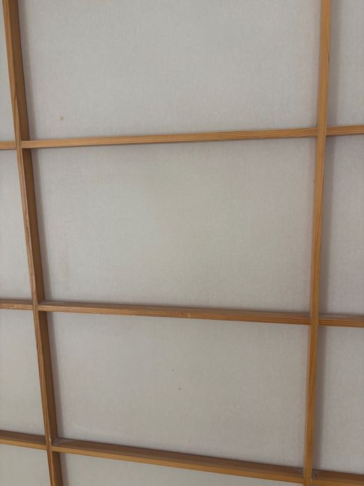 cada japoneza din lemn si usi japineze