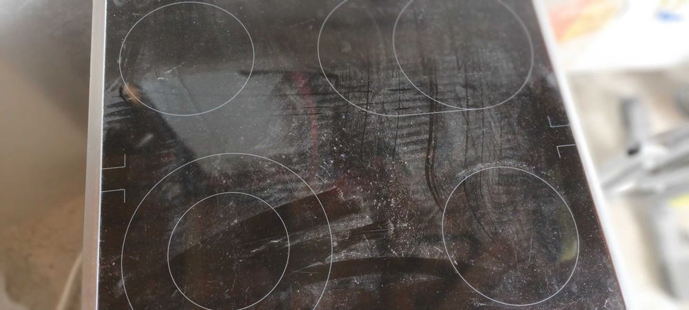 Фурна за вграждане с керамичен плод Siemens