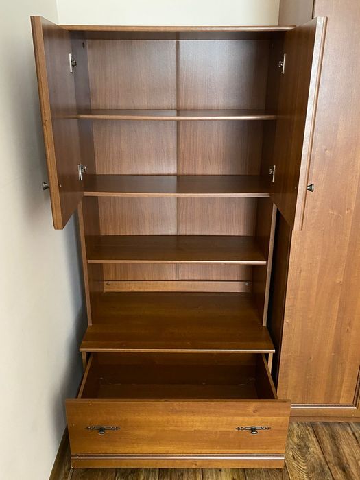 Отдам даром шкаф и тумбу