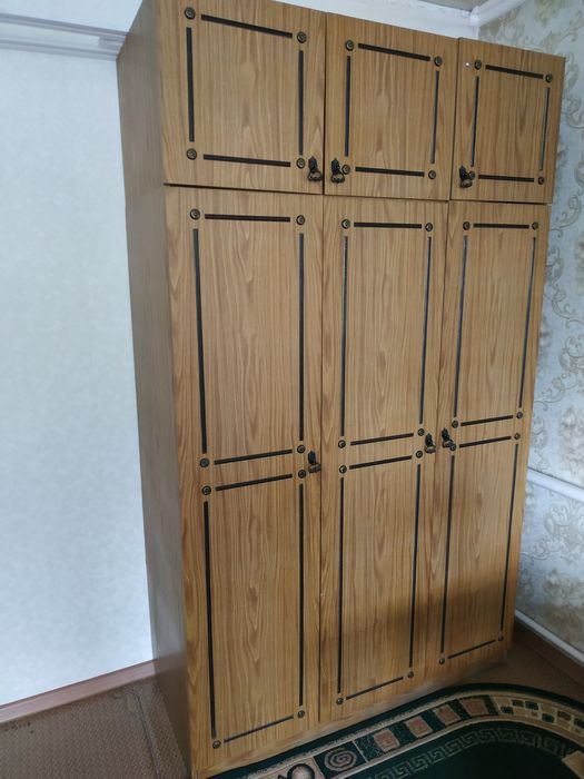 Стенка для гостиной, шифоньер