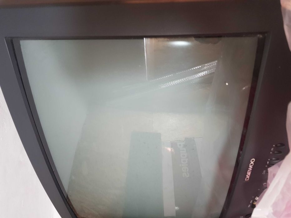 Televizor color cu telecomanda