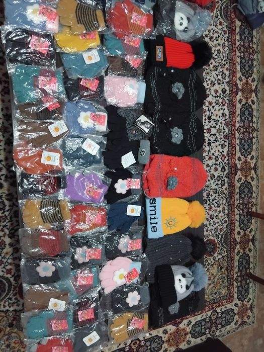 Детски шапки и ръкавици