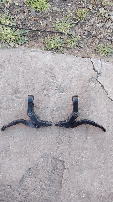 Продам 2 тормозные ручки для велосипеда