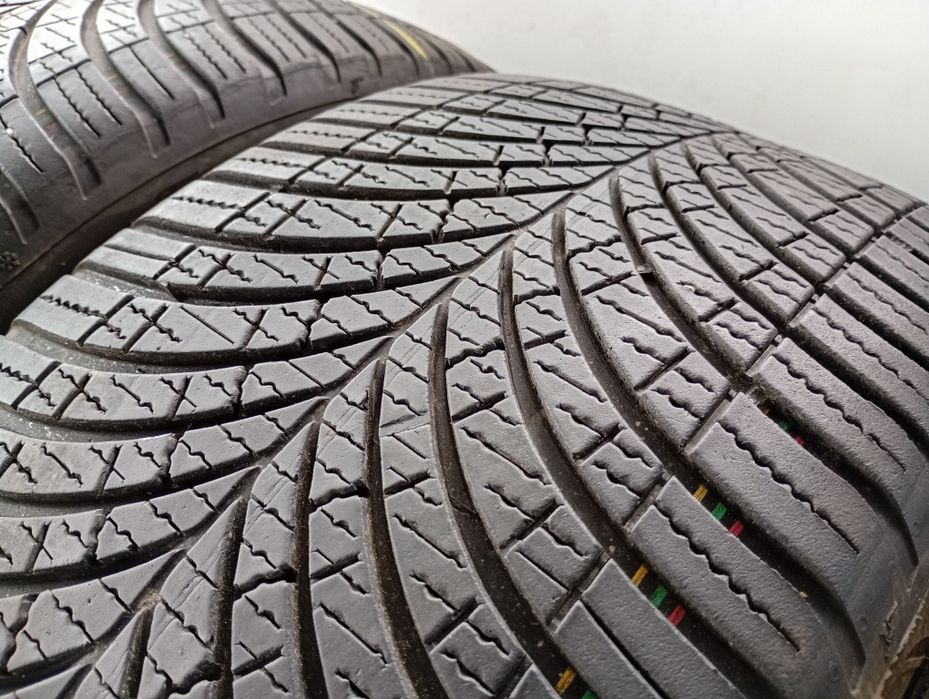 Всесезонни 4бр 245/40/18 Good Year 4s dot3721