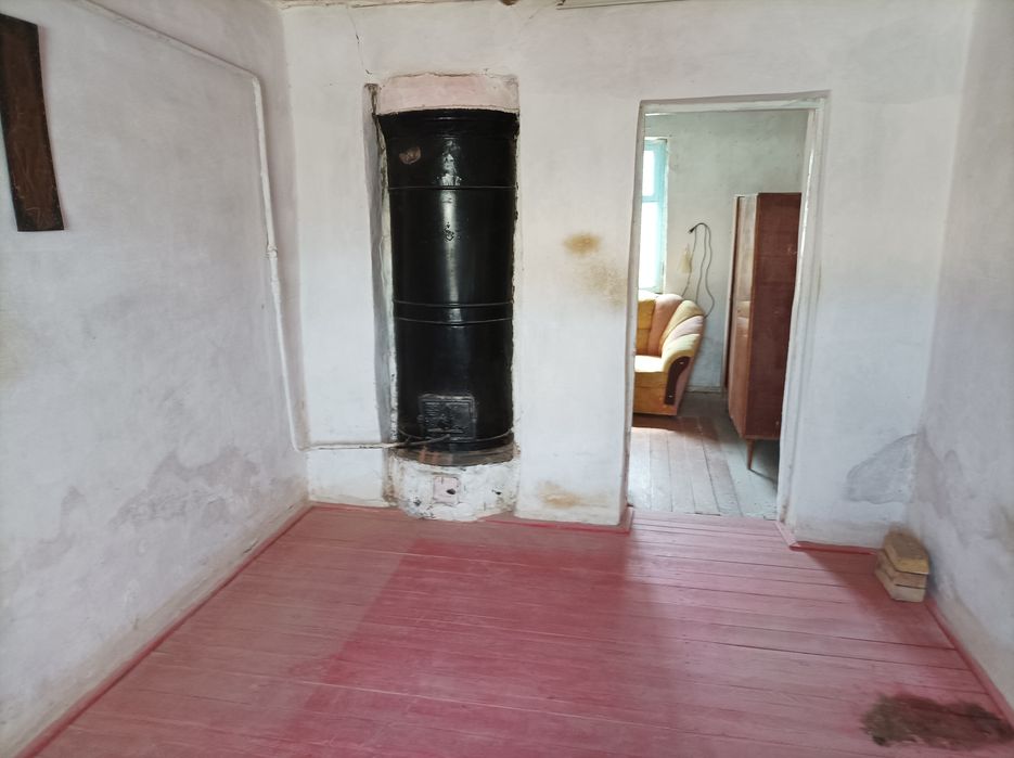 Qorovulbozor shaxardan uy sotiladi 8 sotixli