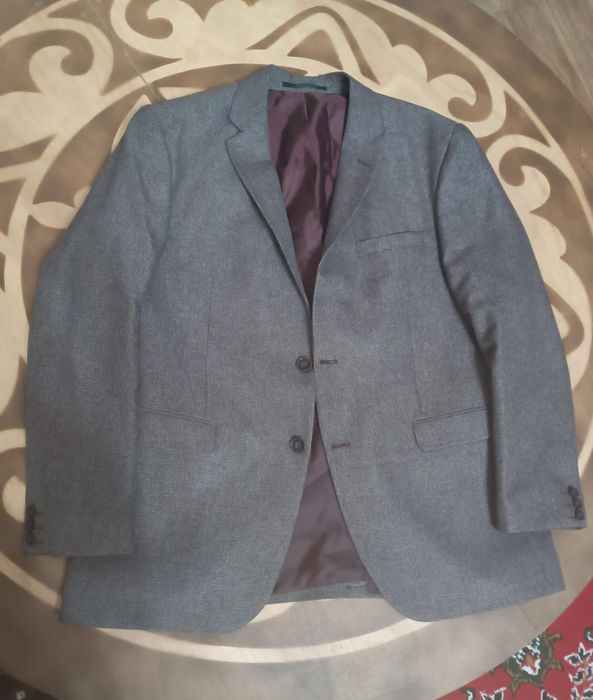 Пиджак мужской в отличном состоянии