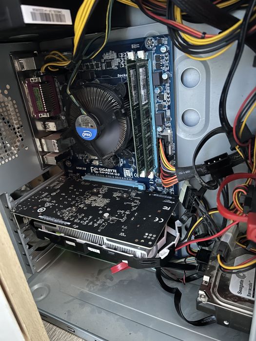 PC Desktop + Monitor Samsung, GTX 1050 Ti 4GB, SSD 512GB + HDD 2TB, 8GB RAM
