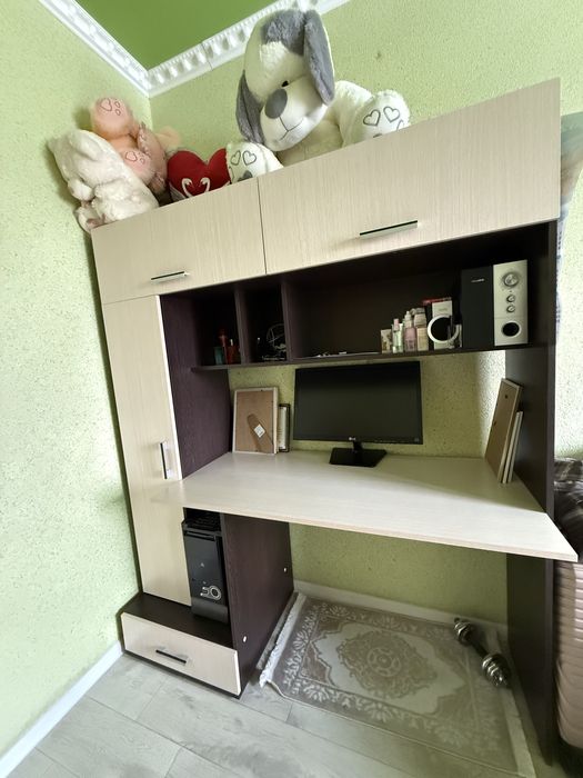 компьютерный стол со креслом