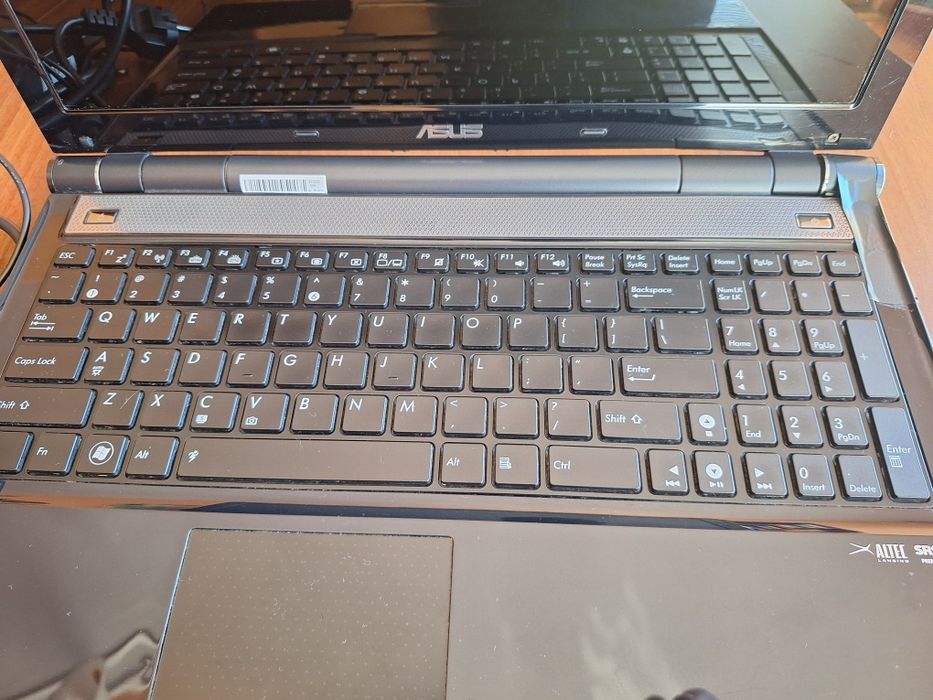 Лаптоп Asus U50 с Windows 10