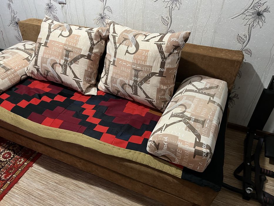 Продам диван в хорошем состоянии