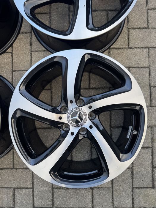 Se vinde set jante originale Mercedes Benz R18 e class